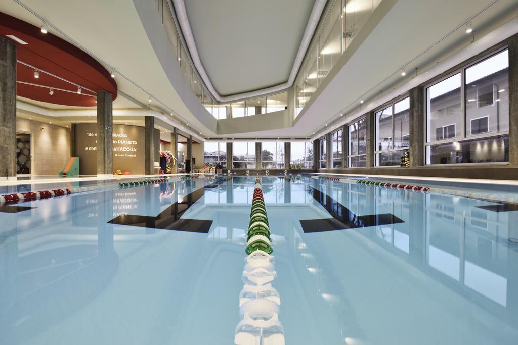 Hotel Villa Glicini Пинероло Екстериор снимка
