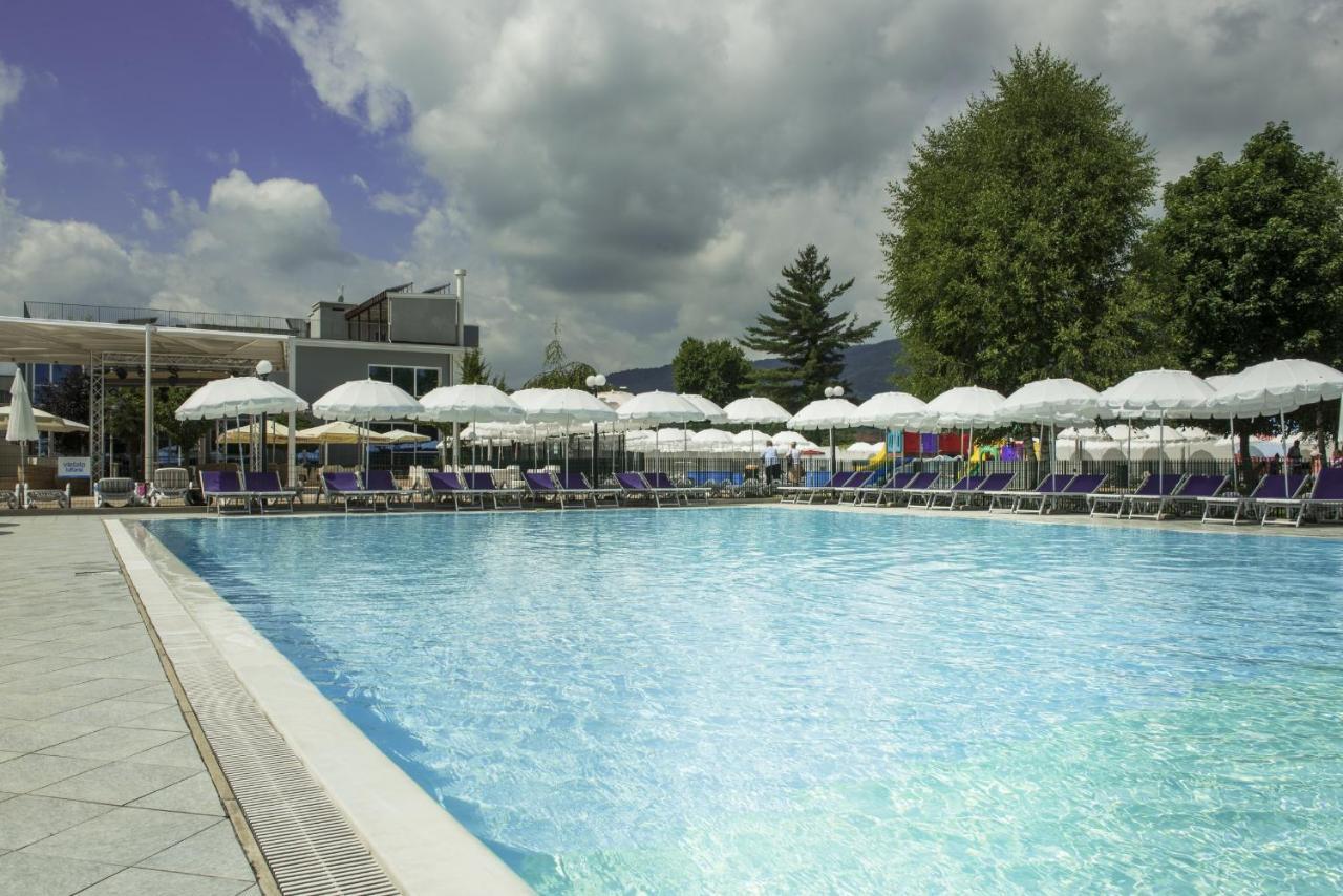 Hotel Villa Glicini Пинероло Екстериор снимка
